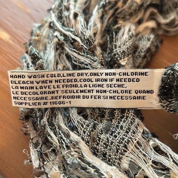 Women’s Textured Multicolor Infinity Scarf - Picture 6 of 6